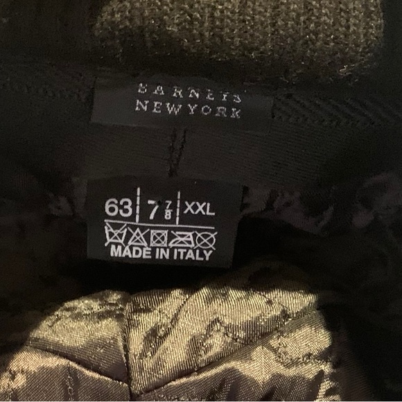 Barney's New York Black Wool Cashmere Driving Hat - Picture 11 of 11